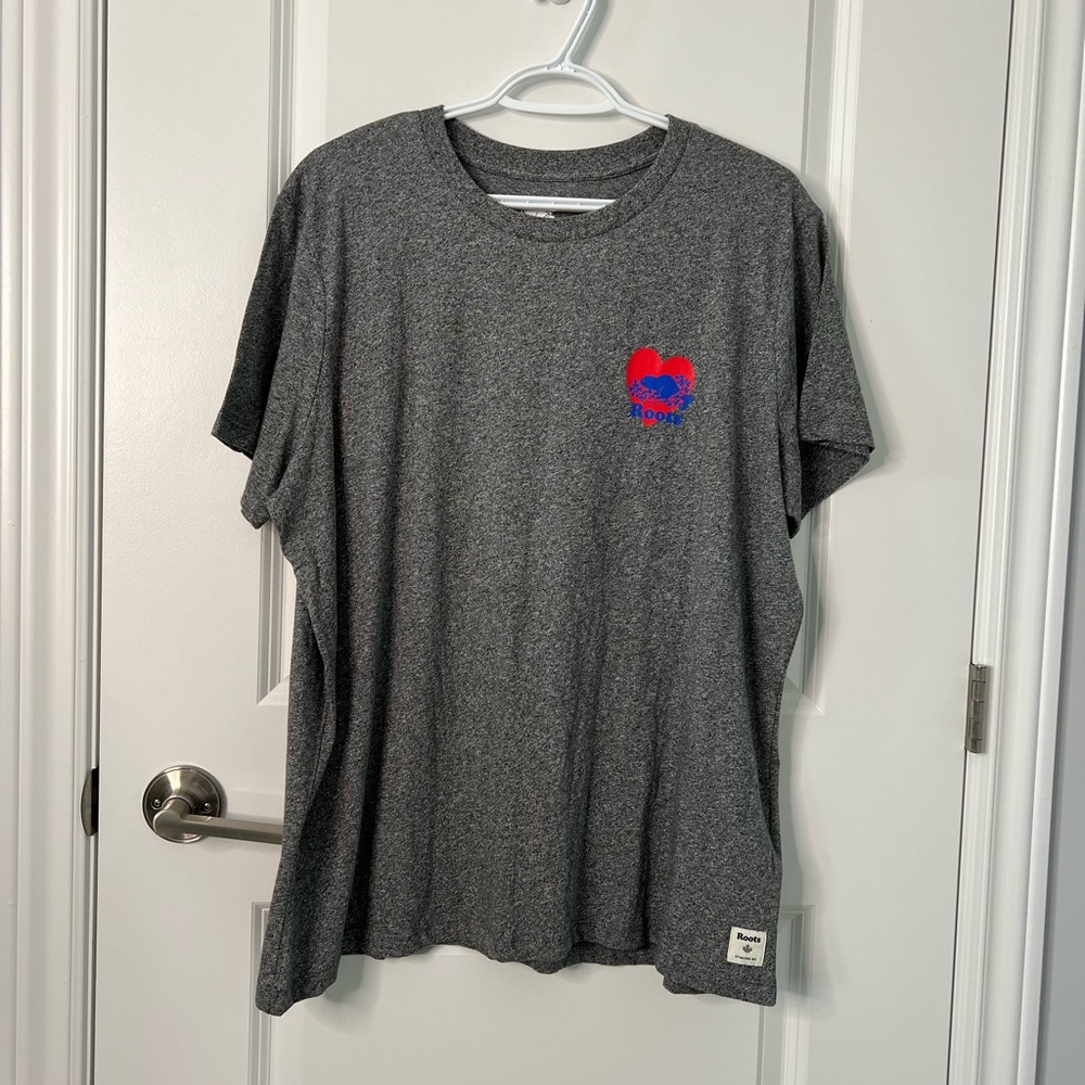 NWT Roots Love is Love Pride Tshirt - Picture 2 of 5